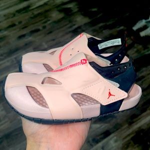 Girls 9c Jordan slides